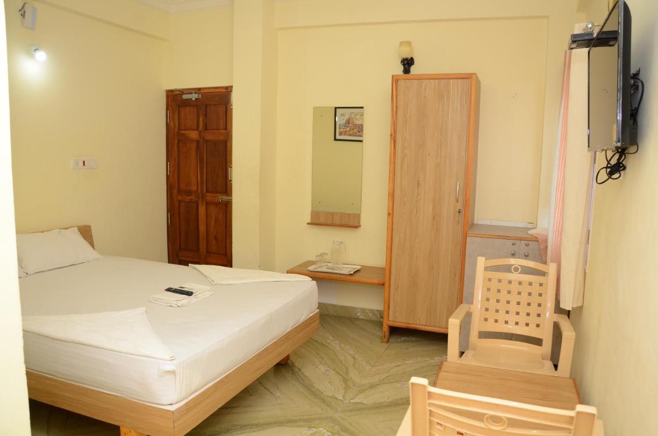 Hari Iyer Residency Thiruchendur Exterior photo