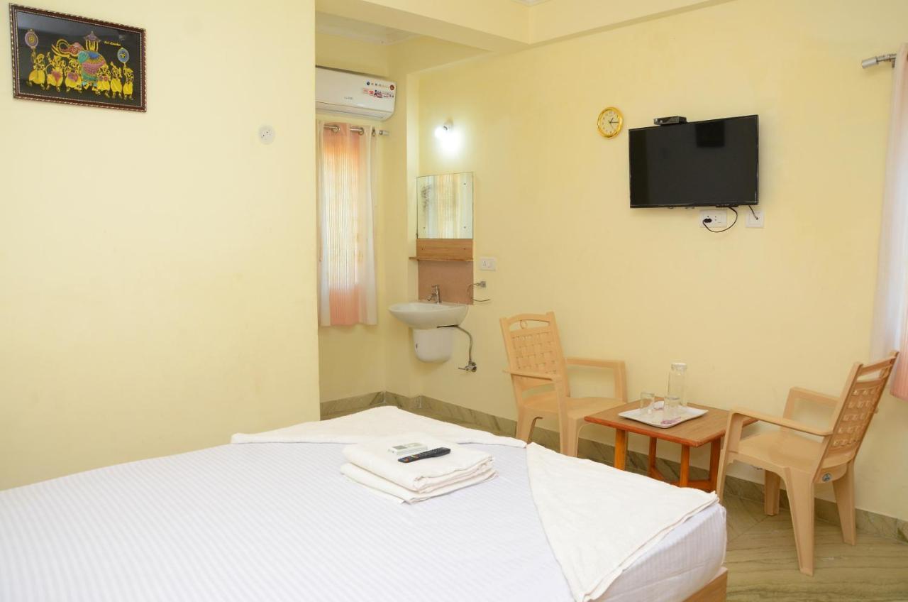 Hari Iyer Residency Thiruchendur Exterior photo