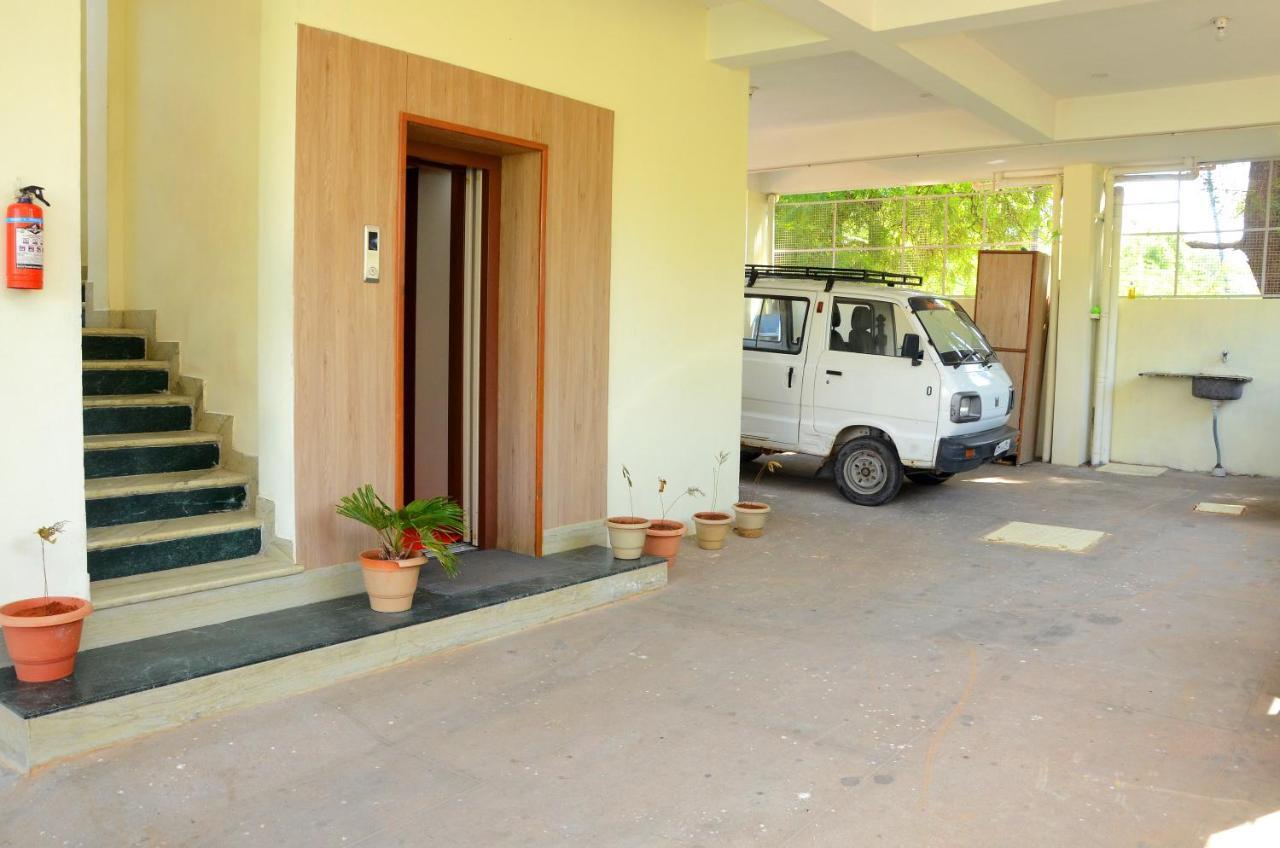 Hari Iyer Residency Thiruchendur Exterior photo