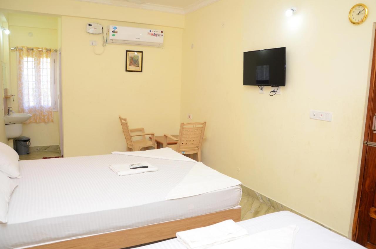Hari Iyer Residency Thiruchendur Exterior photo
