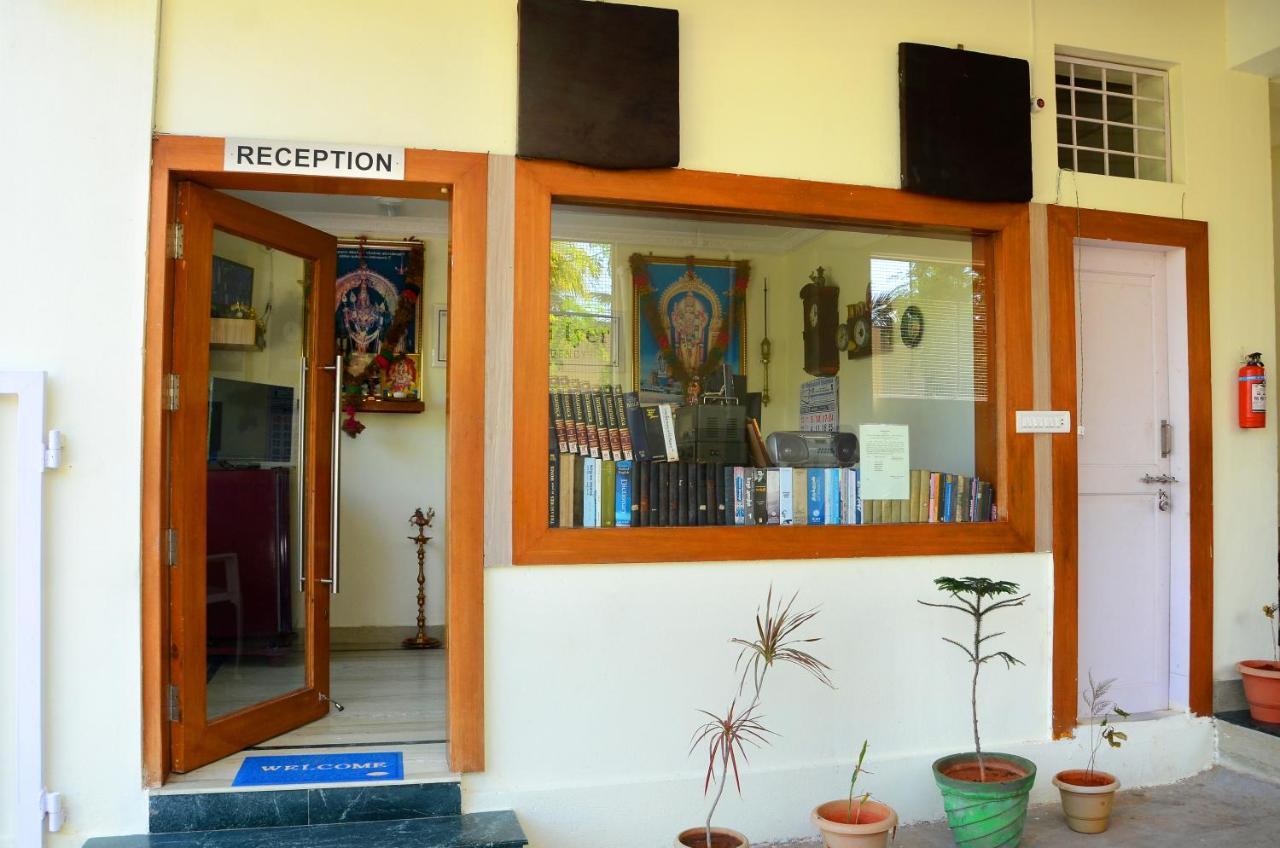 Hari Iyer Residency Thiruchendur Exterior photo