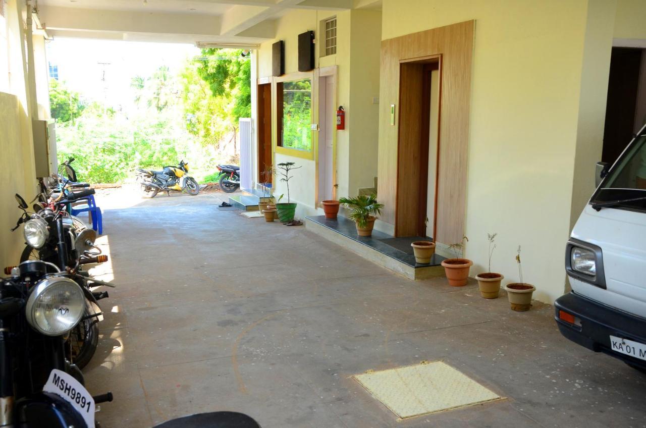 Hari Iyer Residency Thiruchendur Exterior photo